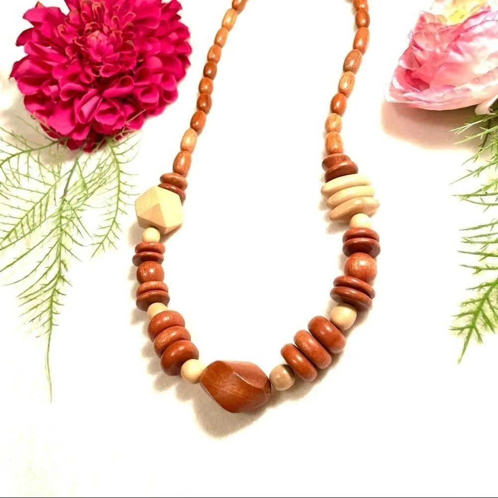 VINTAGE⚜️RETRO Wooden Geometric Beaded Necklace